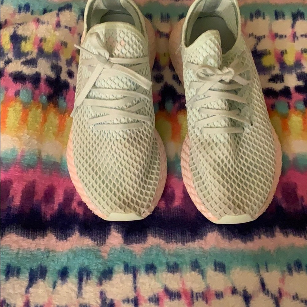 Girls Grade school Addidas , size 7
